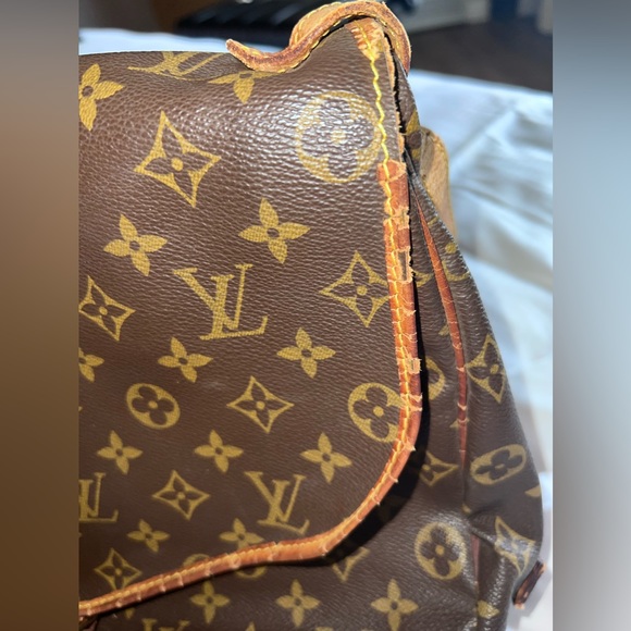 Louis Vuitton Monogram Saumur 35 - Picture 14 of 16